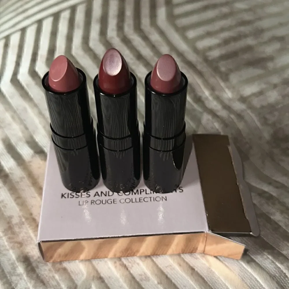 NEW DOLL10 KISSES & COMPLIMENTS LIP ROUGE COLLECTION